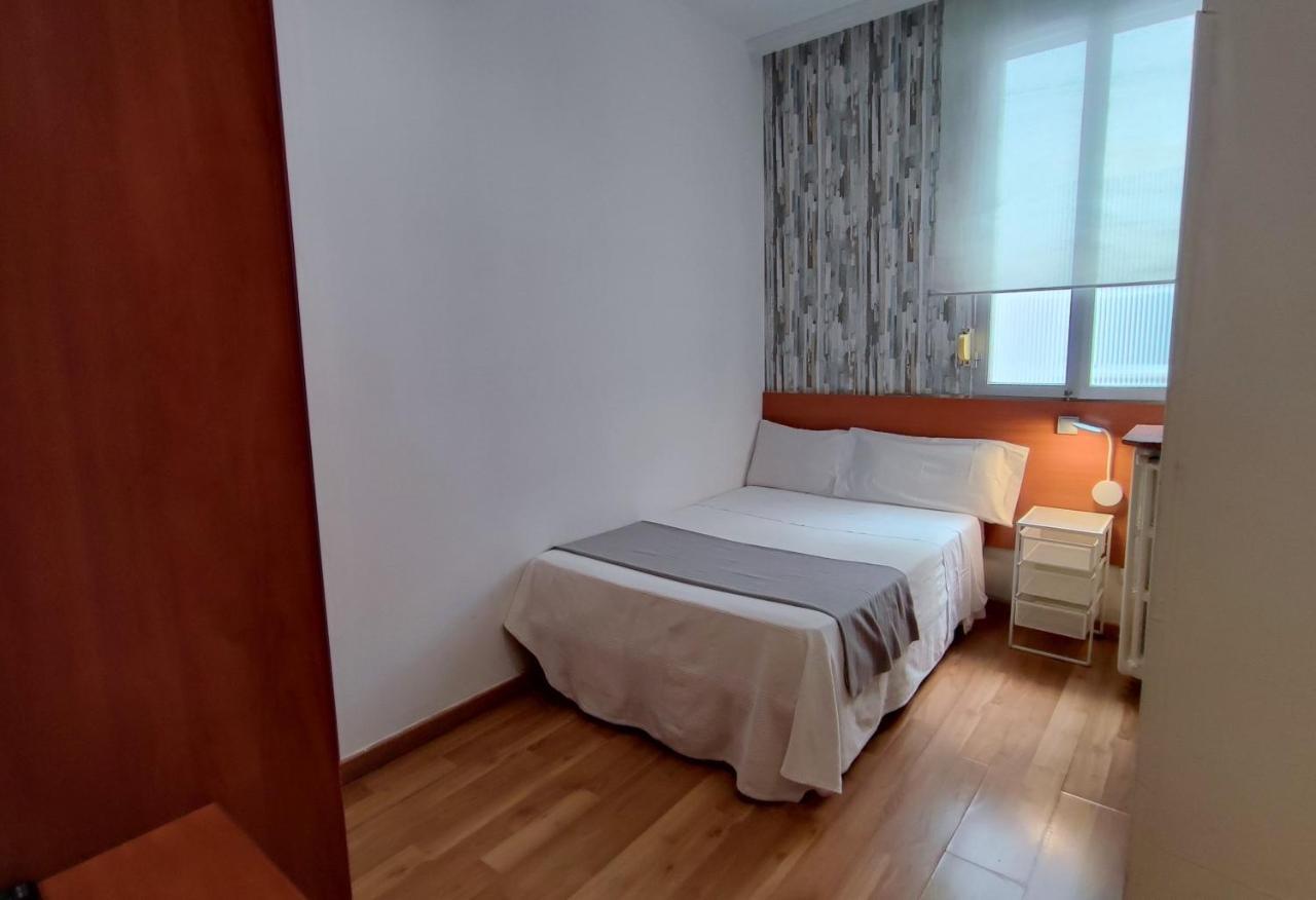 Hostal Cervantes Madrid Exteriör bild