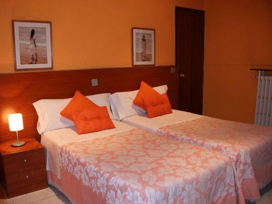 Hostal Cervantes Madrid Exteriör bild