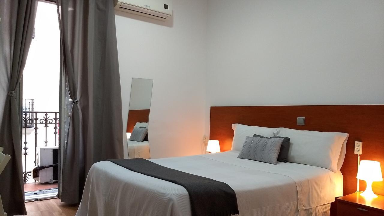 Hostal Cervantes Madrid Exteriör bild
