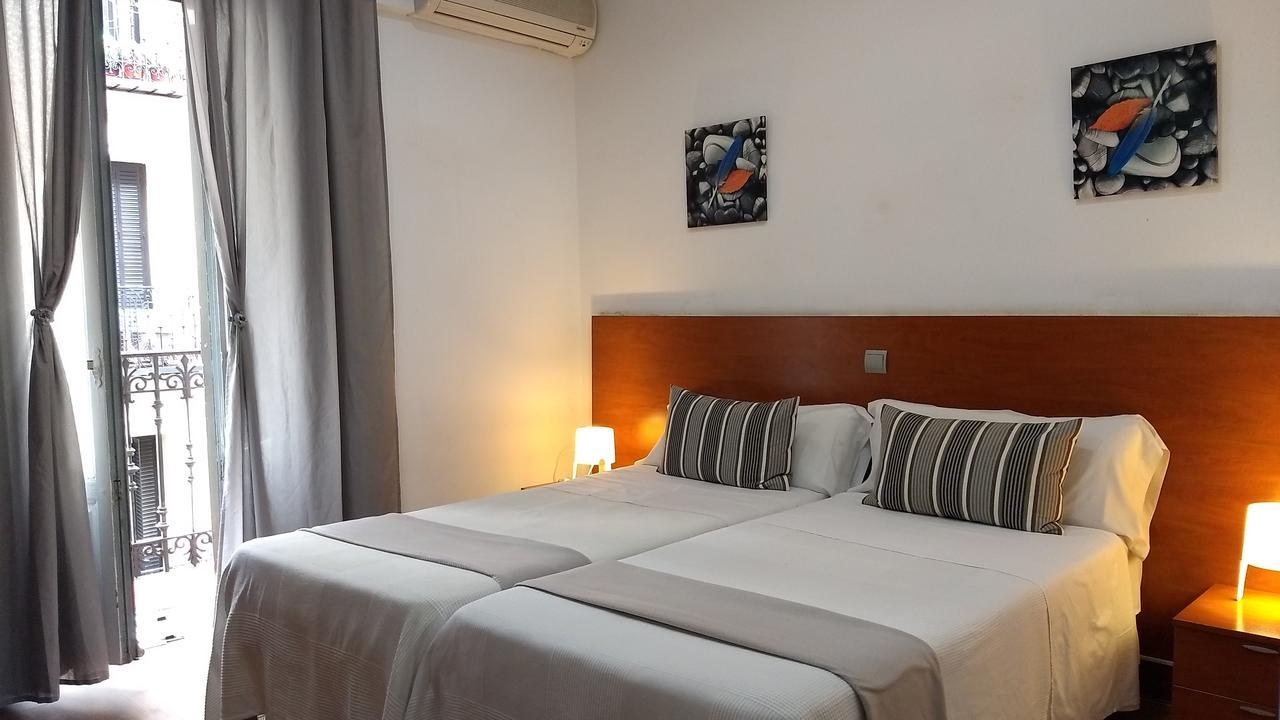 Hostal Cervantes Madrid Exteriör bild